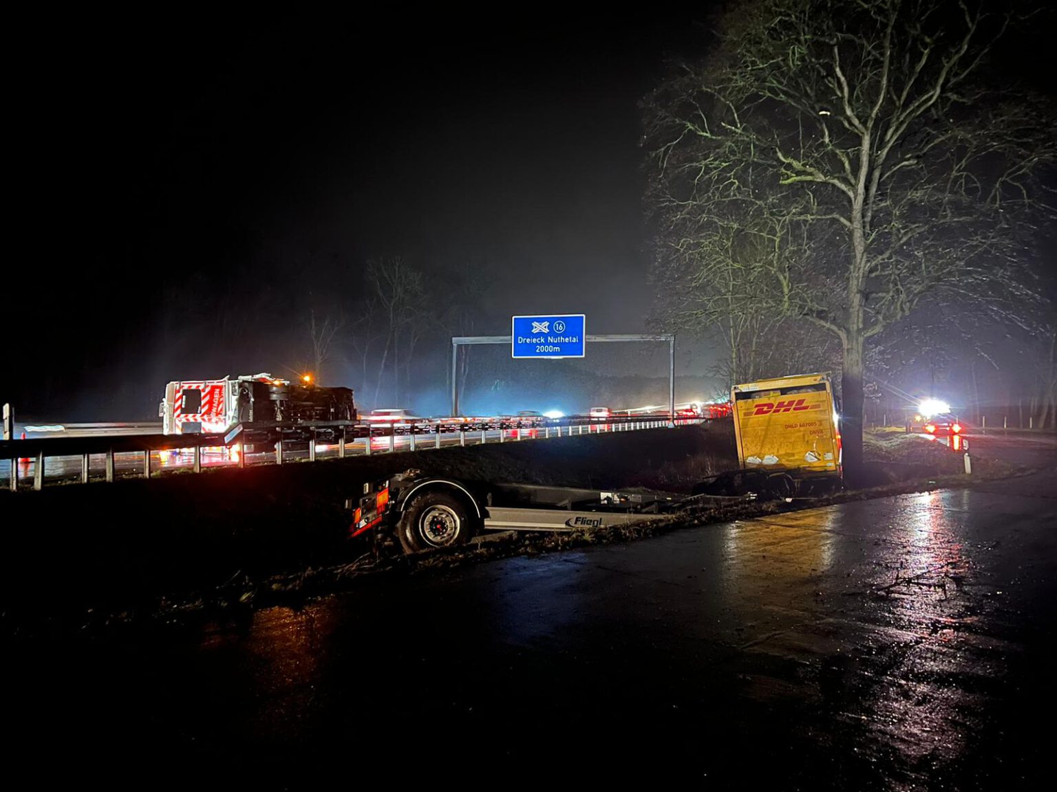 RTW Verunglückt Auf A10 – Blaulichtreporter Brandenburg